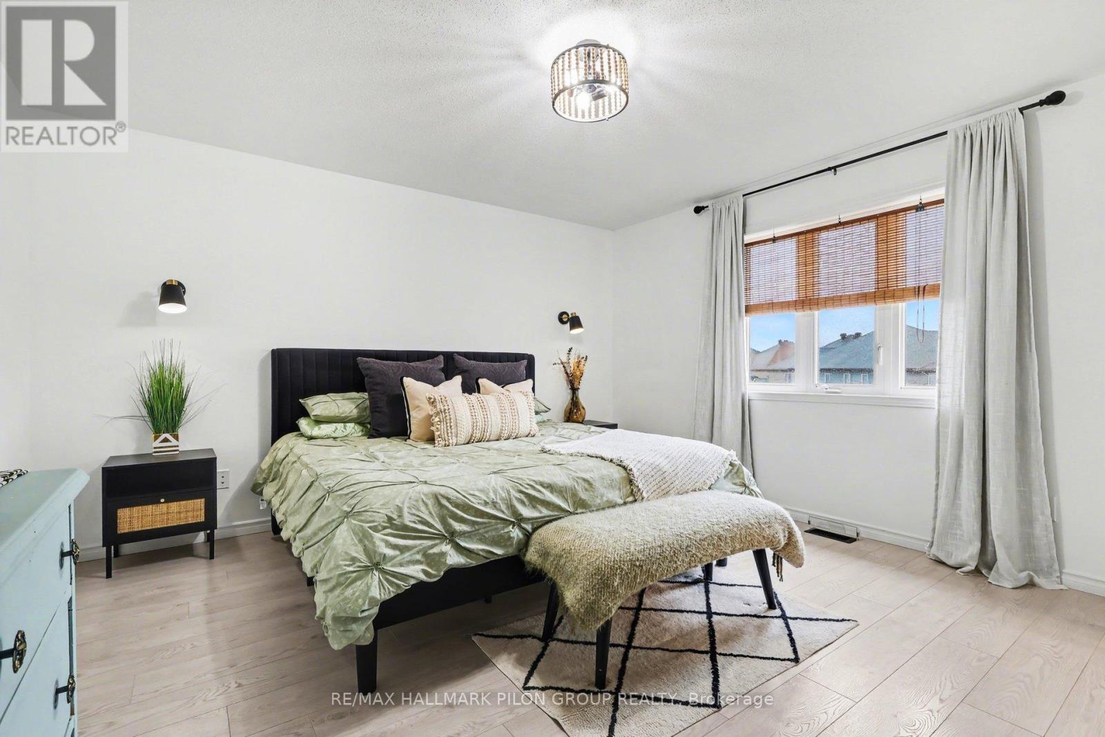 218 Rolling Meadow Crescent, Ottawa, Ontario