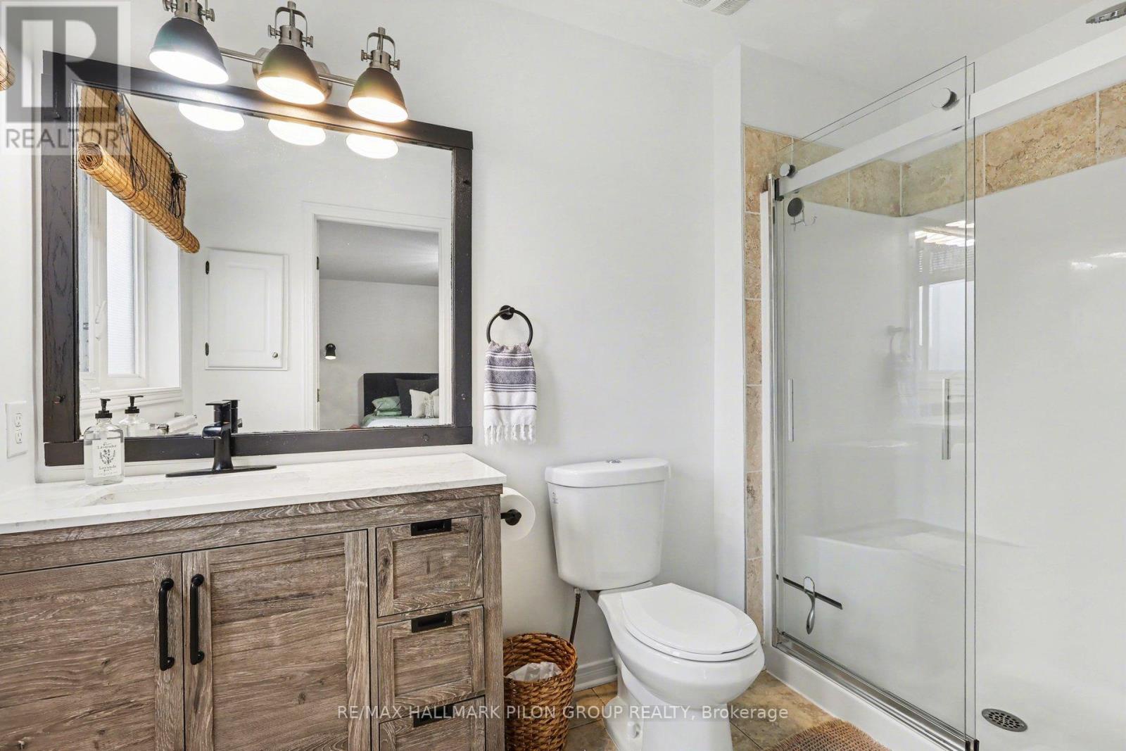 218 Rolling Meadow Crescent, Ottawa, Ontario