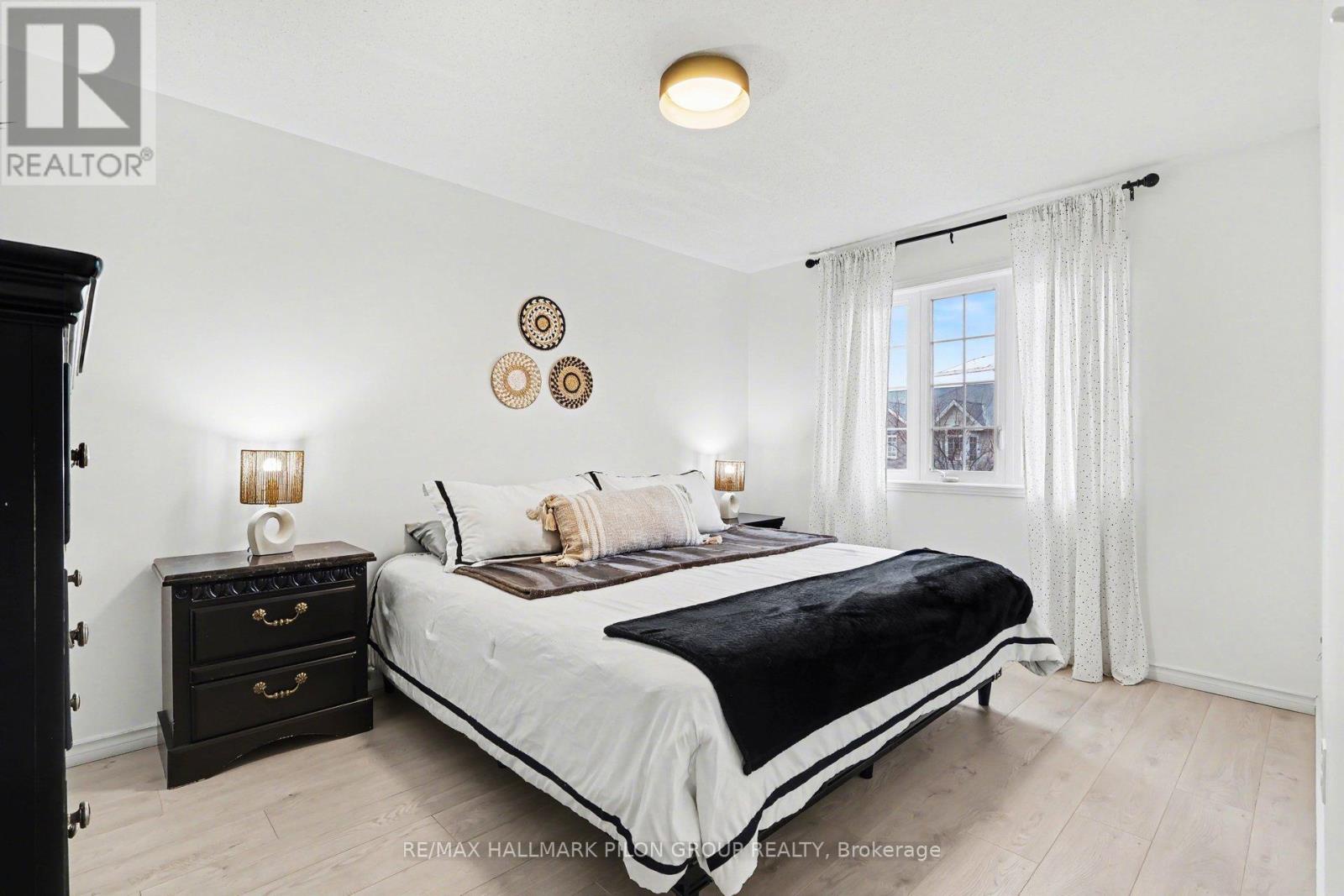 218 Rolling Meadow Crescent, Ottawa, Ontario