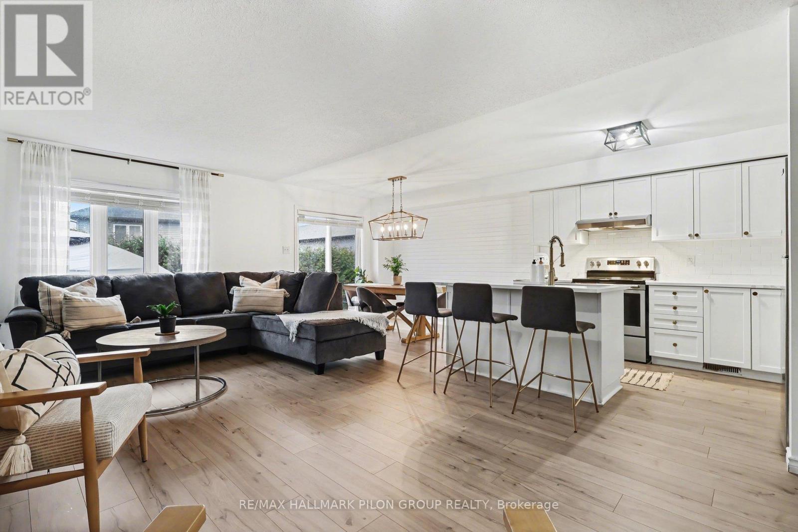 218 Rolling Meadow Crescent, Ottawa, Ontario