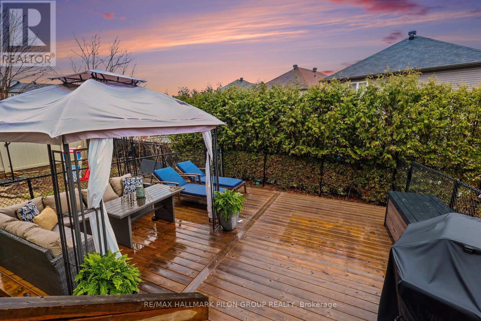 218 Rolling Meadow Crescent, Ottawa, Ontario