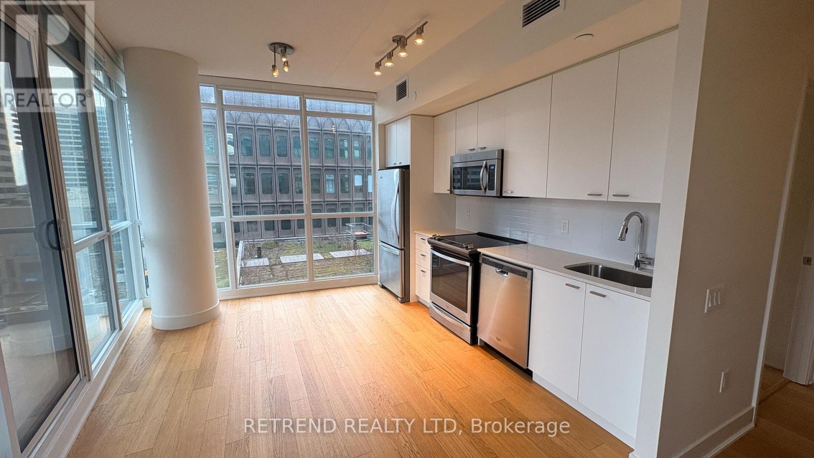 802 - 30 Roehampton Avenue, Toronto (mount Pleasant West), Ontario