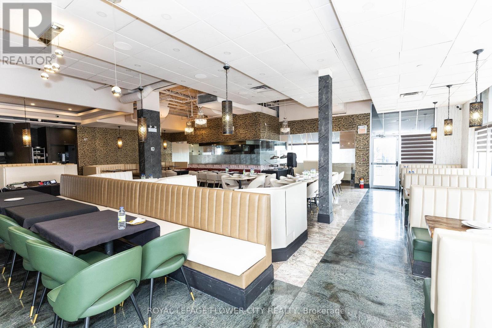 102 - 15 Gateway Boulevard, Brampton (bramalea South Industrial), Ontario