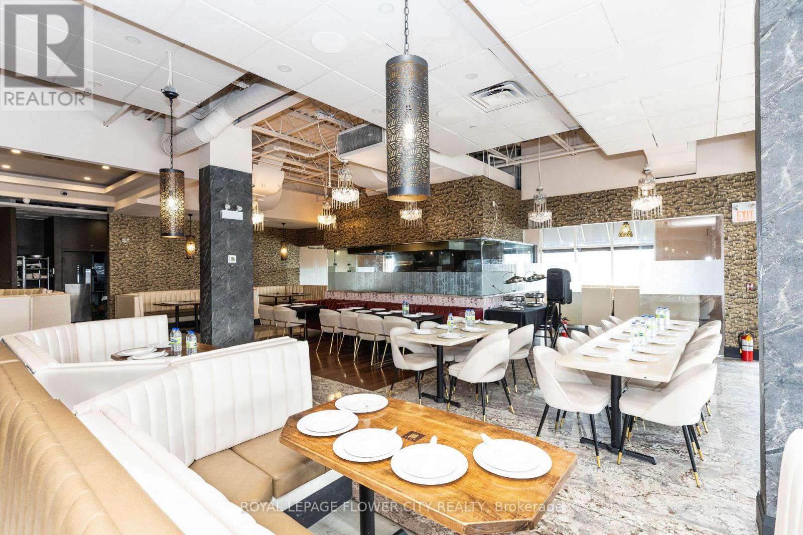 102 - 15 Gateway Boulevard, Brampton (bramalea South Industrial), Ontario