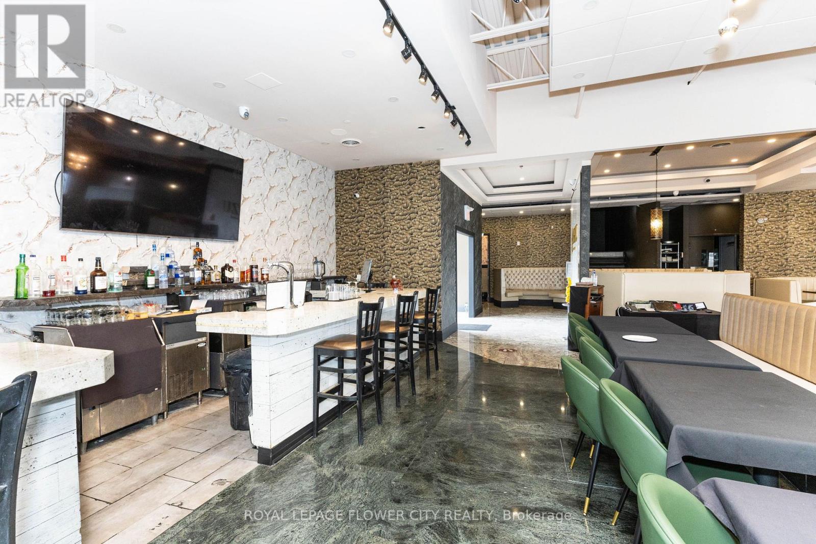 102 - 15 Gateway Boulevard, Brampton (bramalea South Industrial), Ontario