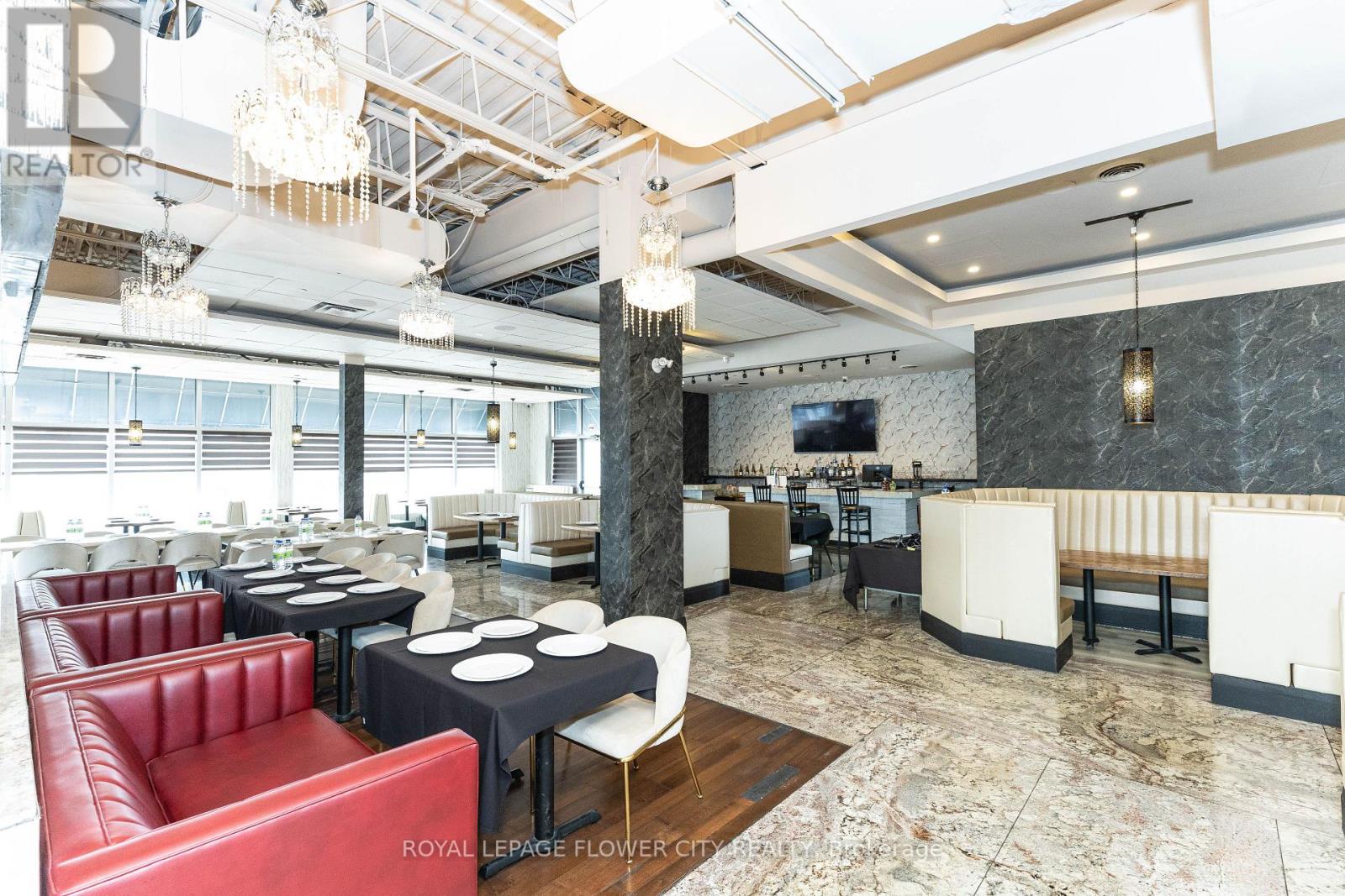 102 - 15 Gateway Boulevard, Brampton (bramalea South Industrial), Ontario