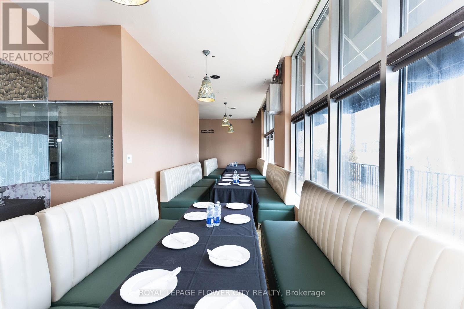 102 - 15 Gateway Boulevard, Brampton (bramalea South Industrial), Ontario