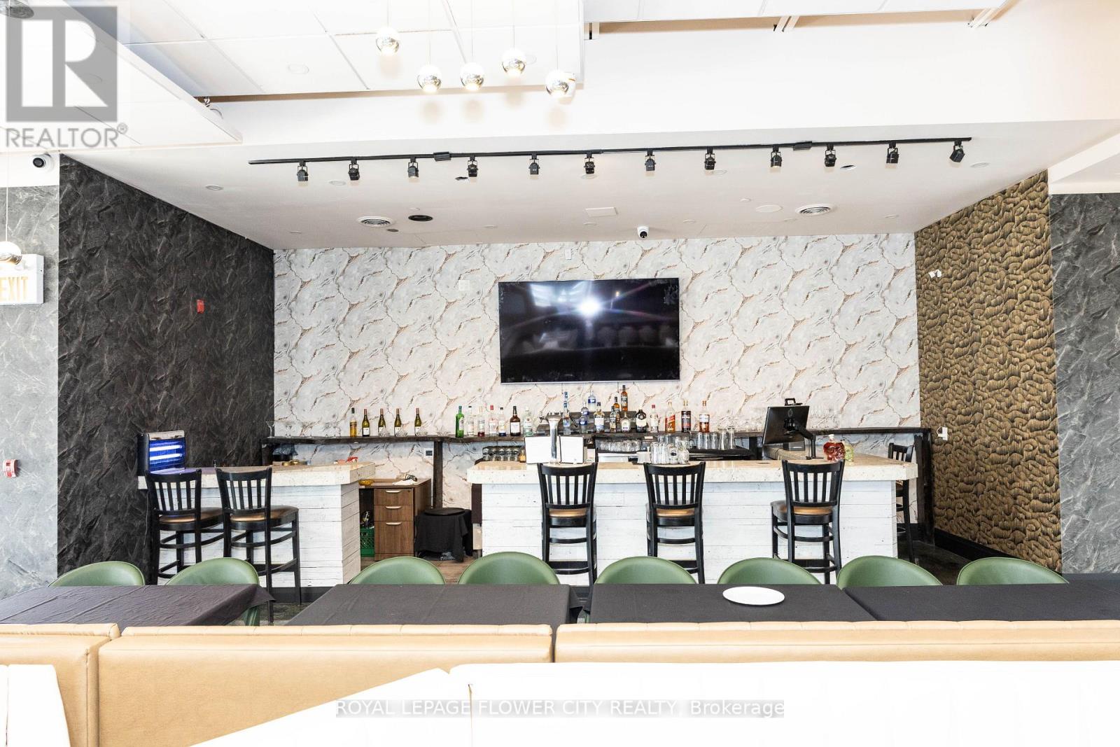 102 - 15 Gateway Boulevard, Brampton (bramalea South Industrial), Ontario