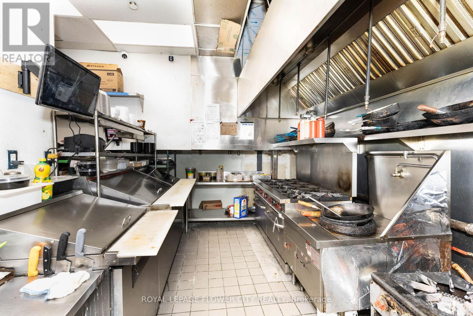 102 - 15 Gateway Boulevard, Brampton (bramalea South Industrial), Ontario