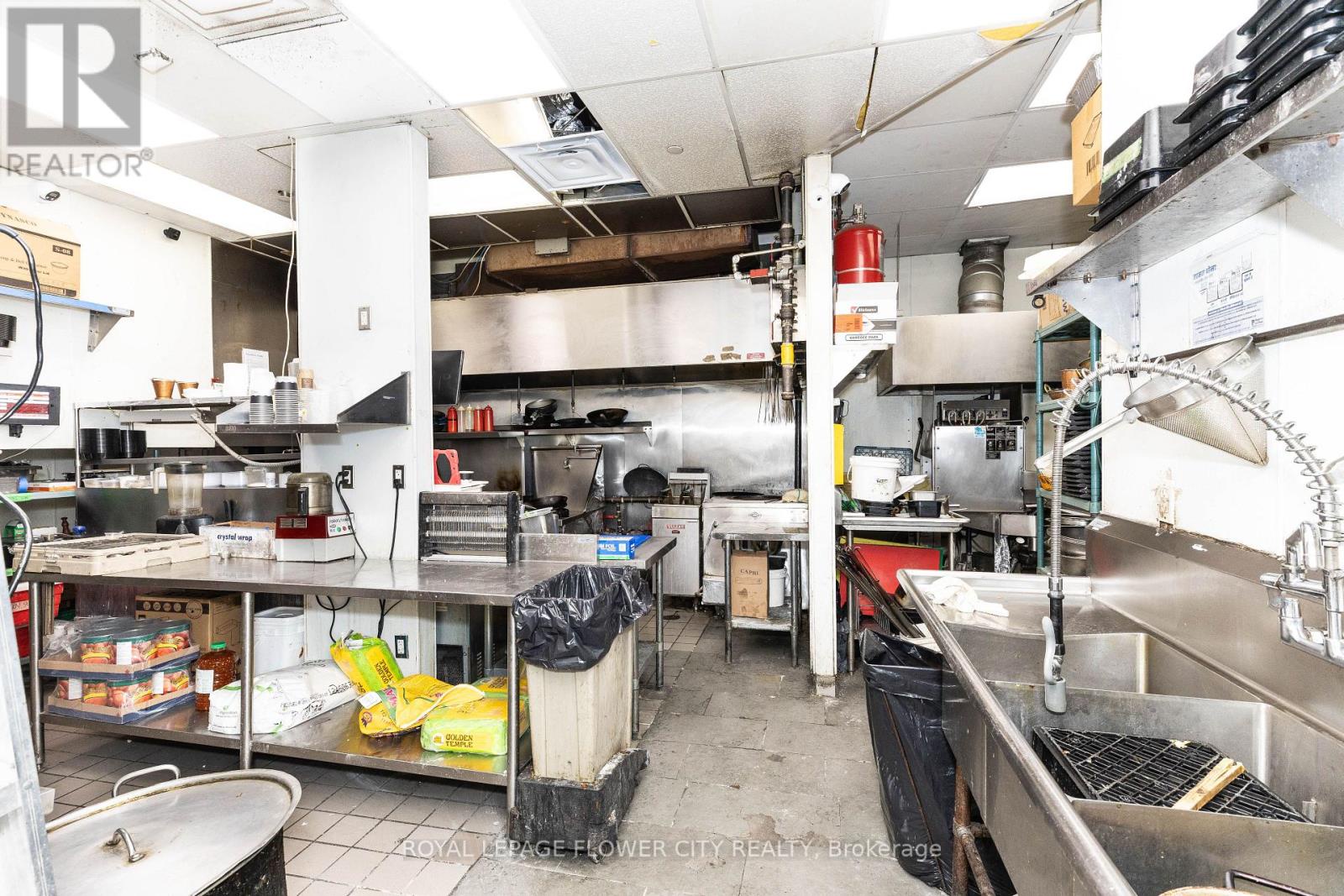 102 - 15 Gateway Boulevard, Brampton (bramalea South Industrial), Ontario