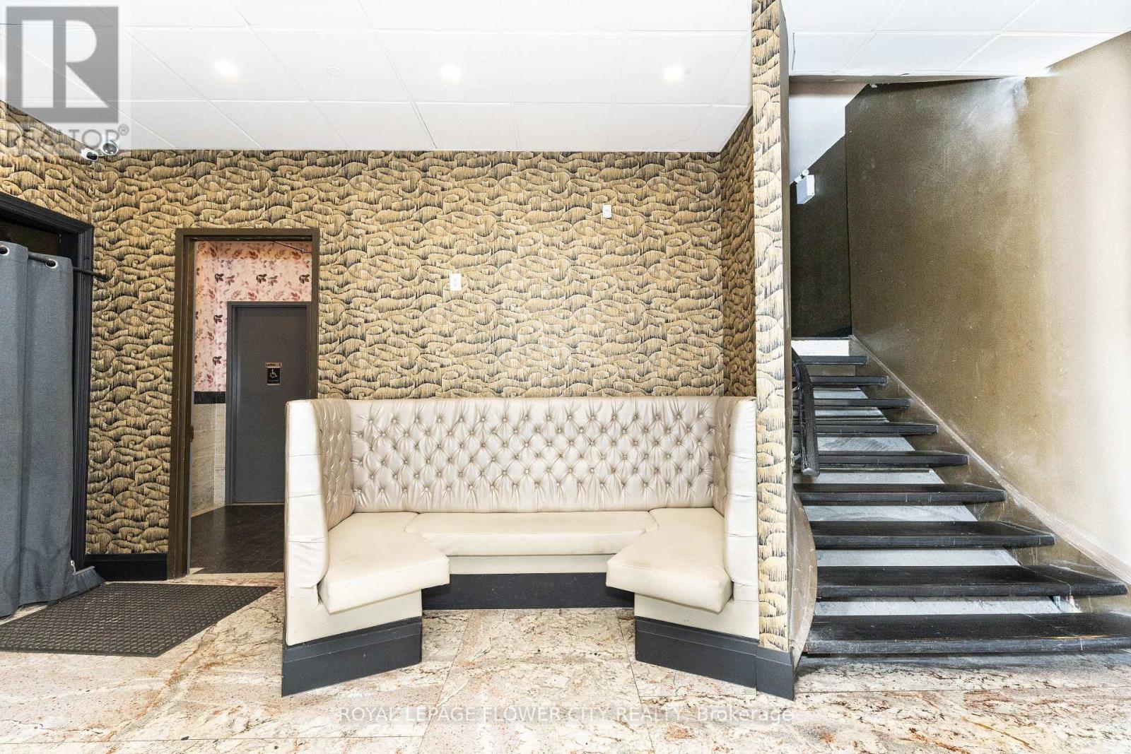 102 - 15 Gateway Boulevard, Brampton (bramalea South Industrial), Ontario