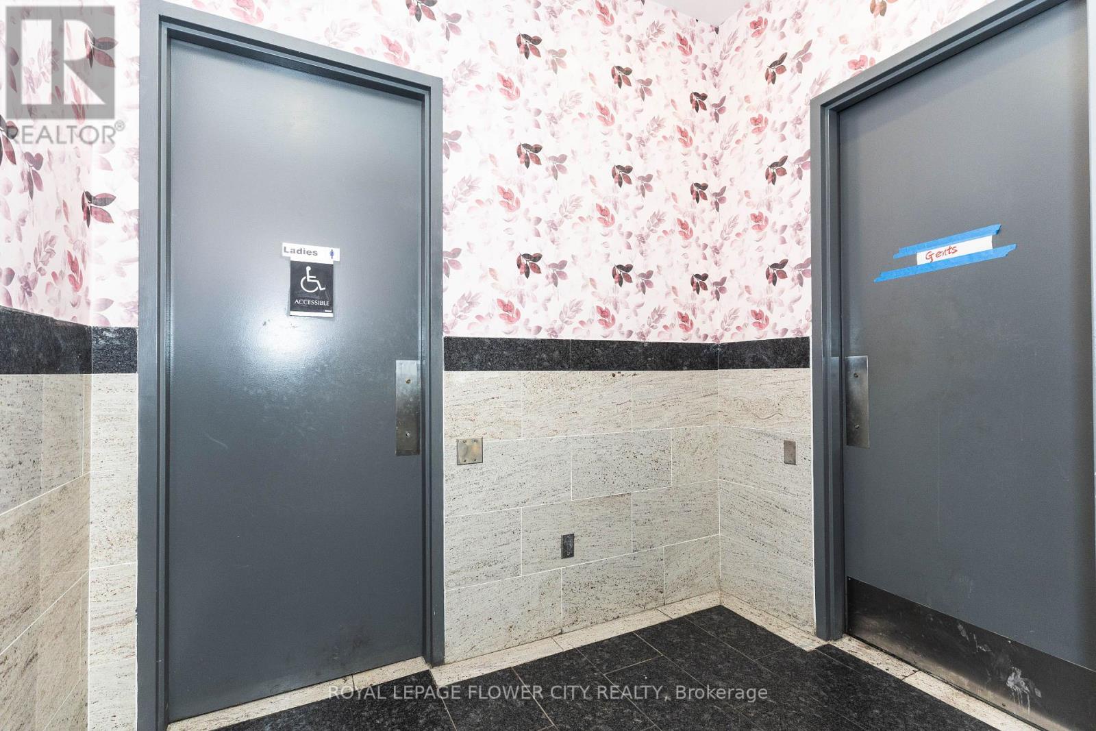 102 - 15 Gateway Boulevard, Brampton (bramalea South Industrial), Ontario