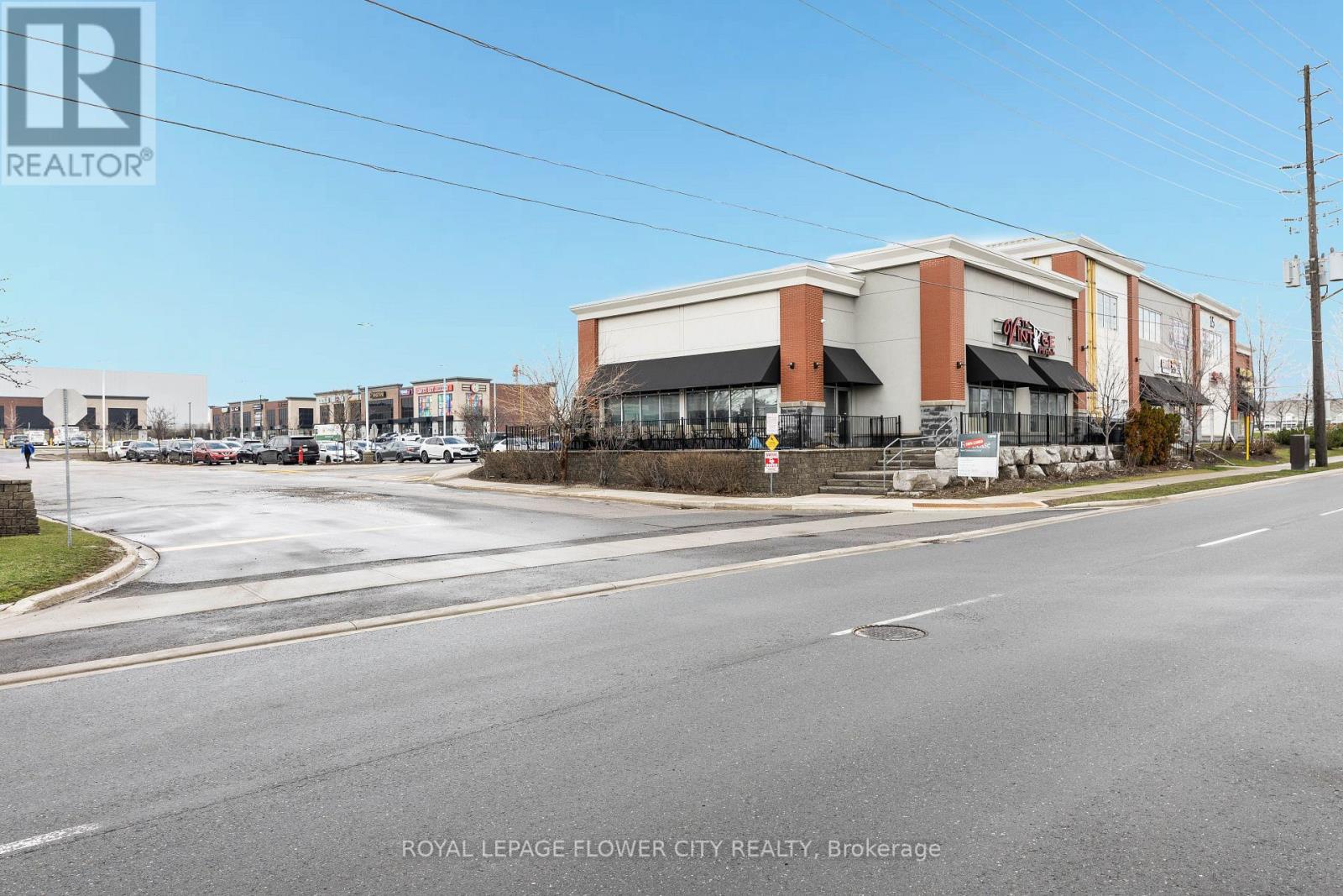 102 - 15 Gateway Boulevard, Brampton (bramalea South Industrial), Ontario