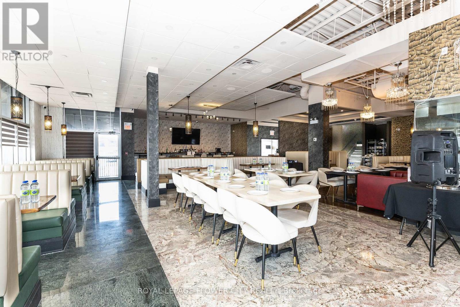 102 - 15 Gateway Boulevard, Brampton (bramalea South Industrial), Ontario