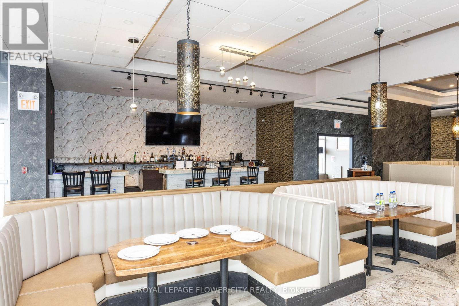 102 - 15 Gateway Boulevard, Brampton (bramalea South Industrial), Ontario