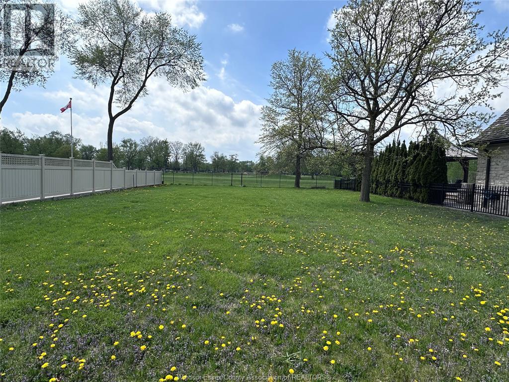 4059 Roseland Drive East, Windsor, Ontario