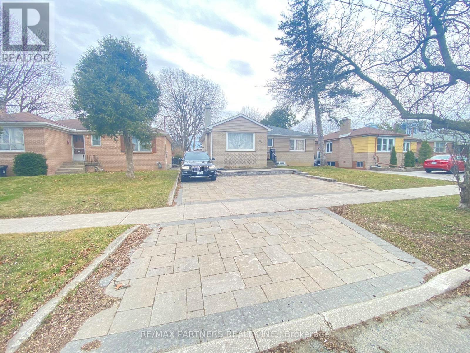 87 Bishop Avenue, Toronto (newtonbrook East), Ontario