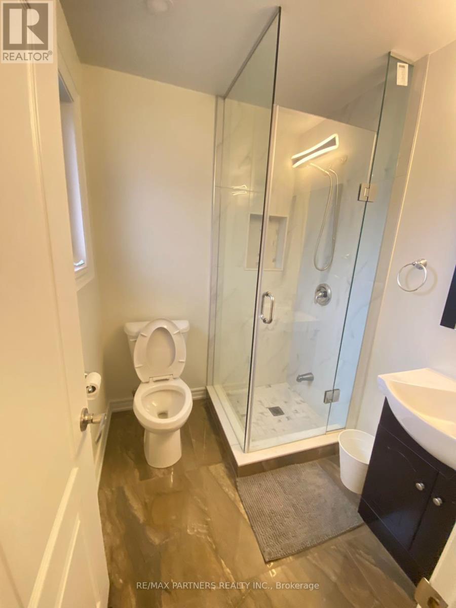 87 Bishop Avenue, Toronto (newtonbrook East), Ontario