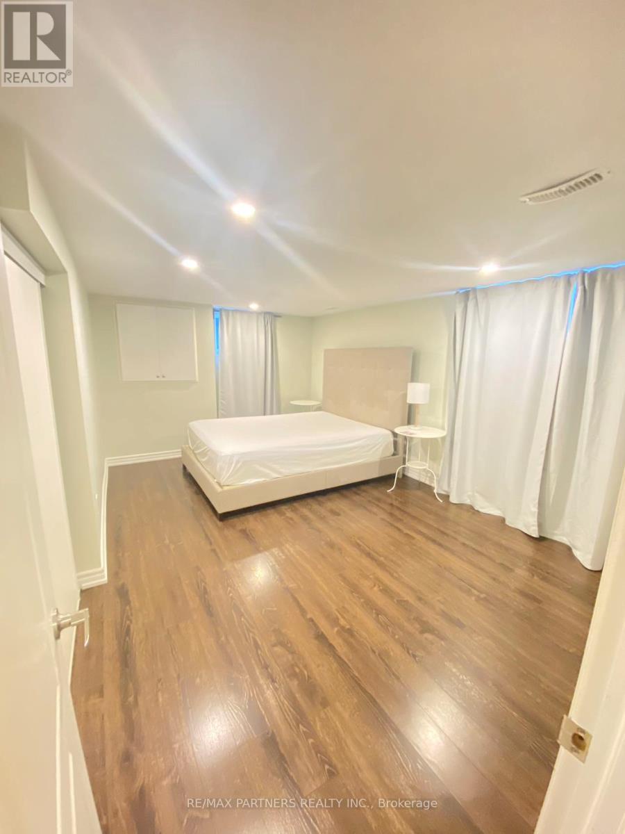 87 Bishop Avenue, Toronto (newtonbrook East), Ontario