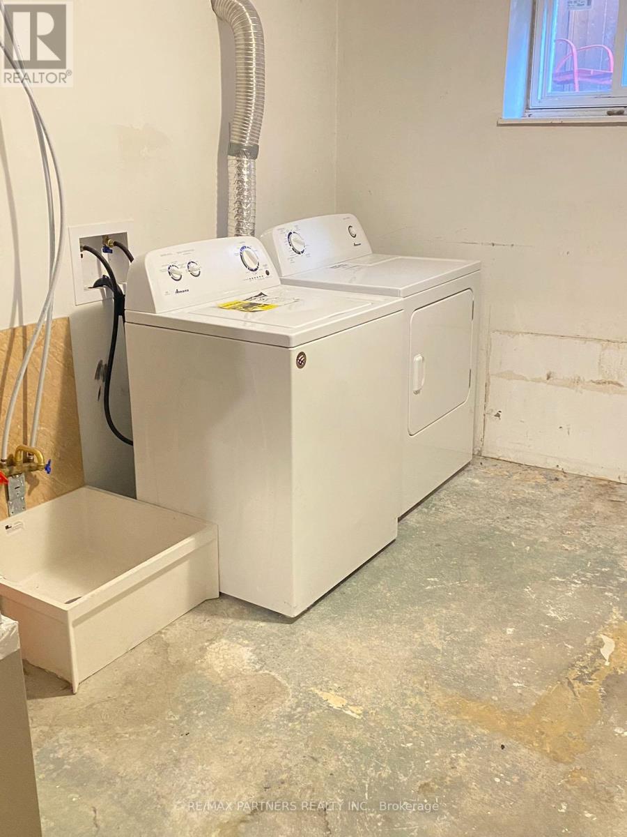 87 Bishop Avenue, Toronto (newtonbrook East), Ontario