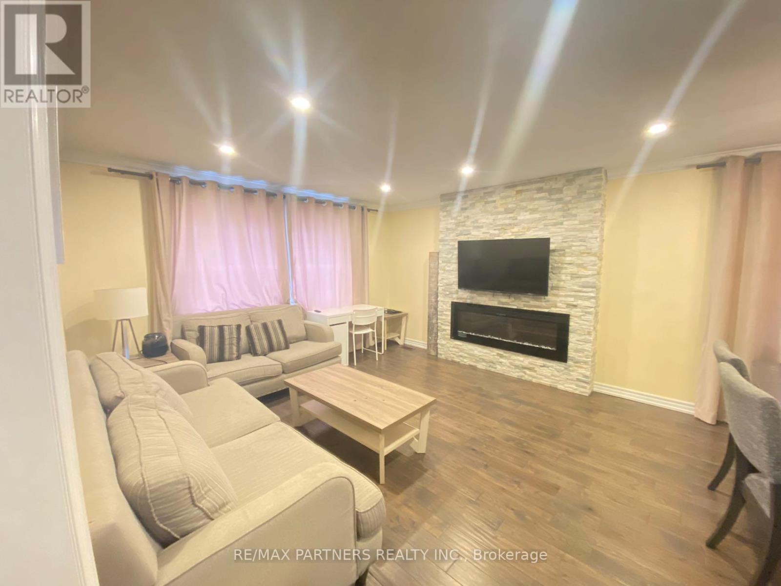 87 Bishop Avenue, Toronto (newtonbrook East), Ontario