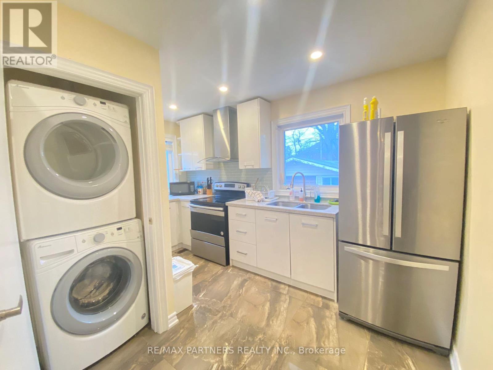 87 Bishop Avenue, Toronto (newtonbrook East), Ontario