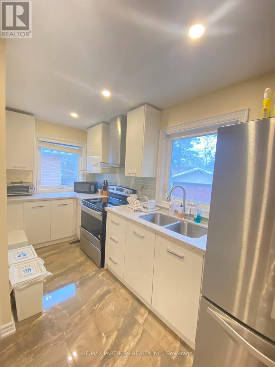 87 Bishop Avenue, Toronto (newtonbrook East), Ontario