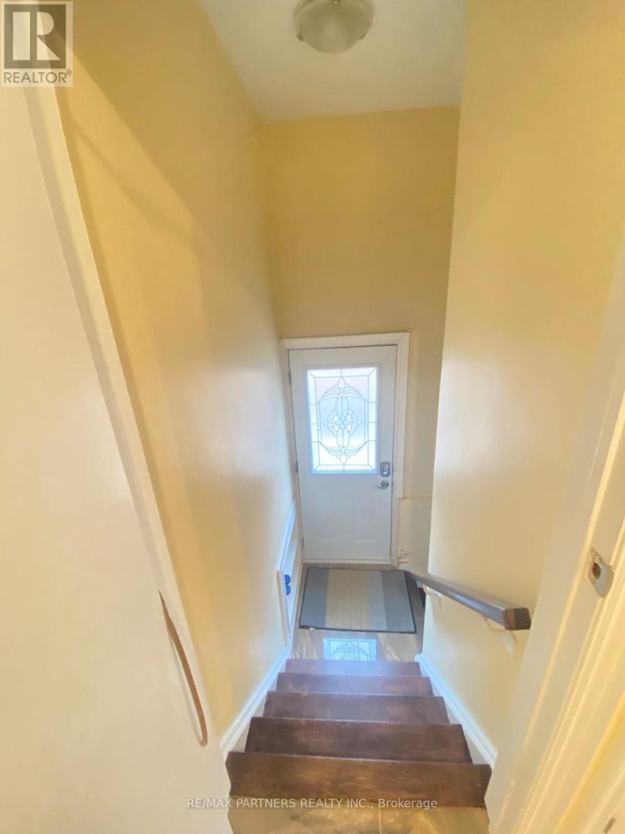 87 Bishop Avenue, Toronto (newtonbrook East), Ontario