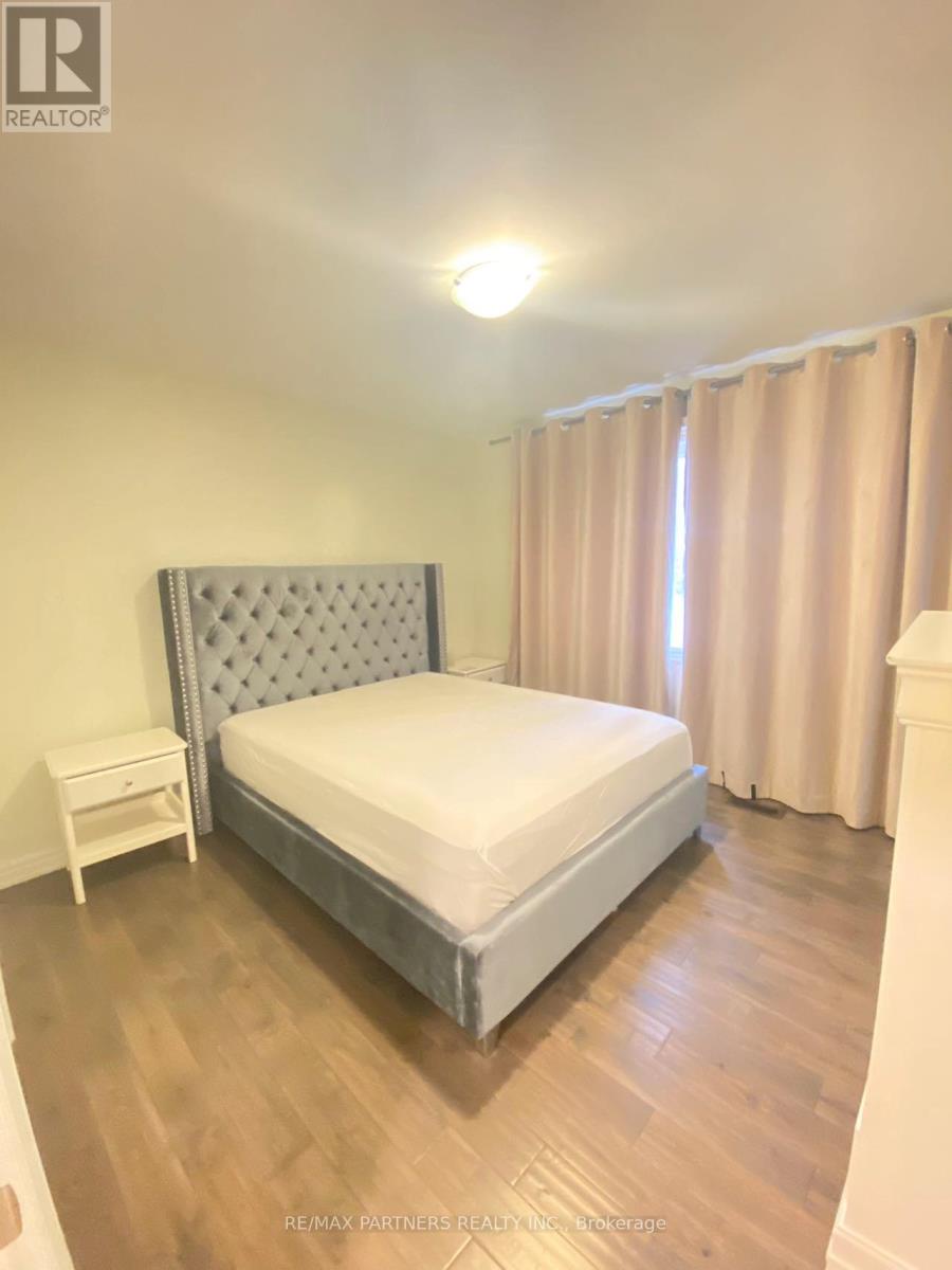 87 Bishop Avenue, Toronto (newtonbrook East), Ontario