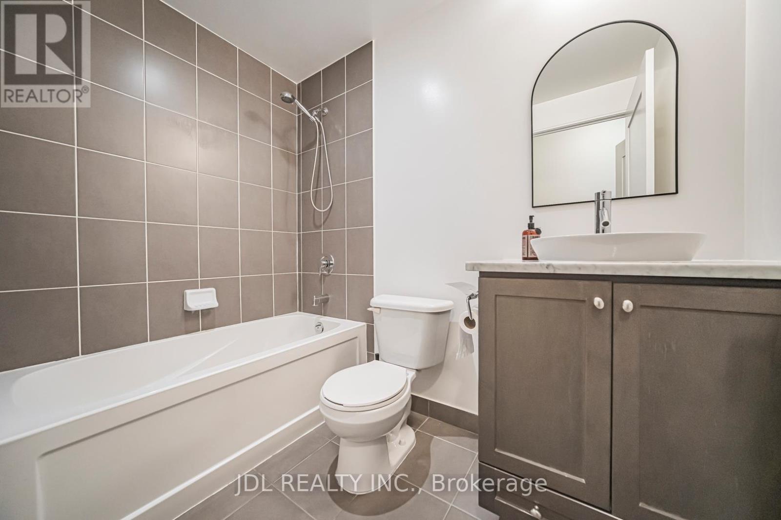 806 - 825 Church Street N, Toronto (rosedale-moore Park), Ontario