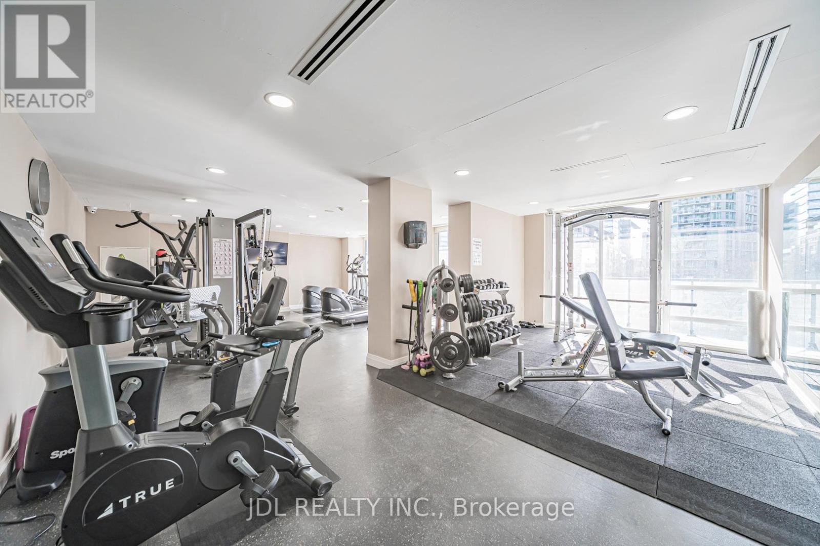 806 - 825 Church Street N, Toronto (rosedale-moore Park), Ontario