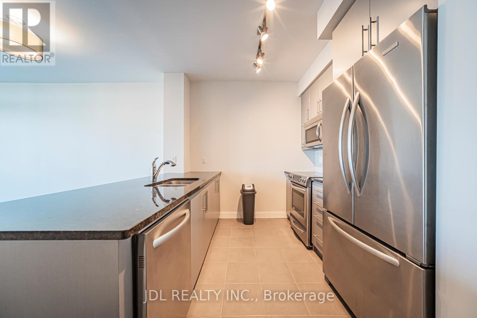 806 - 825 Church Street N, Toronto (rosedale-moore Park), Ontario