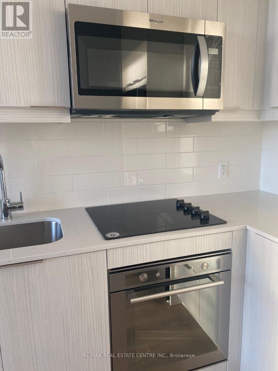 722 - 36 Forest Manor Road, Toronto (henry Farm), Ontario