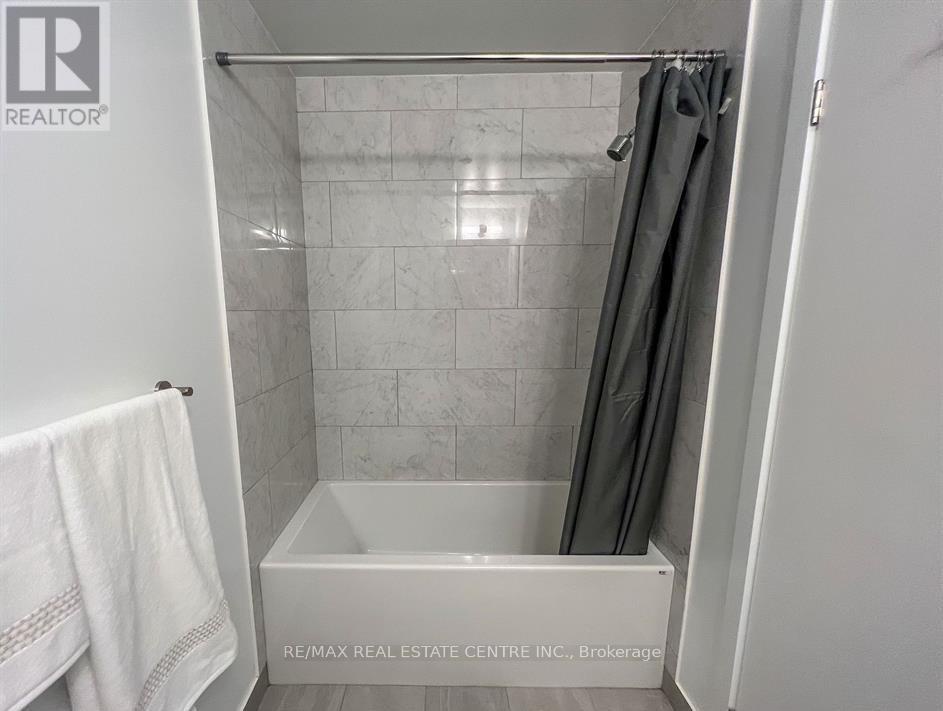 722 - 36 Forest Manor Road, Toronto (henry Farm), Ontario