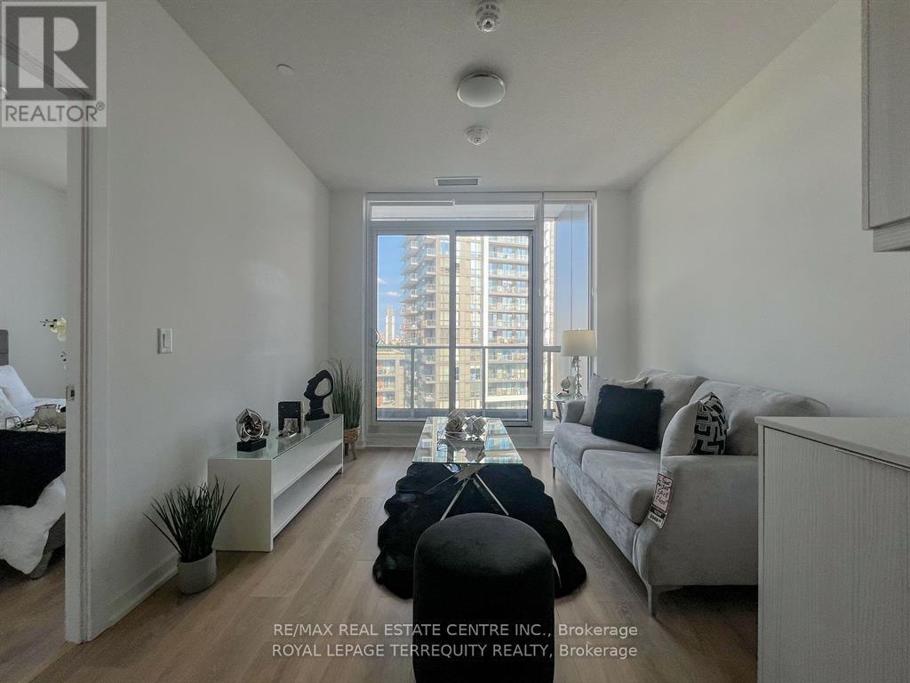 722 - 36 Forest Manor Road, Toronto (henry Farm), Ontario