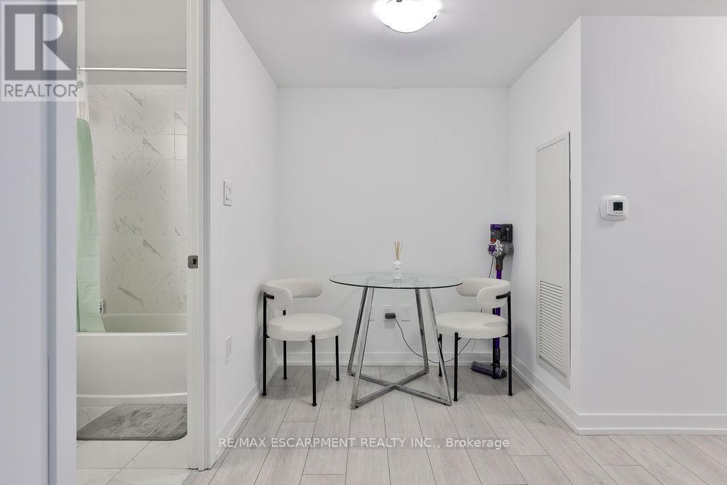 606 - 556 Marlee Avenue, Toronto (yorkdale-glen Park), Ontario