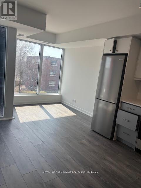 320 - 2 Manderley Drive, Toronto (birchcliffe-cliffside), Ontario