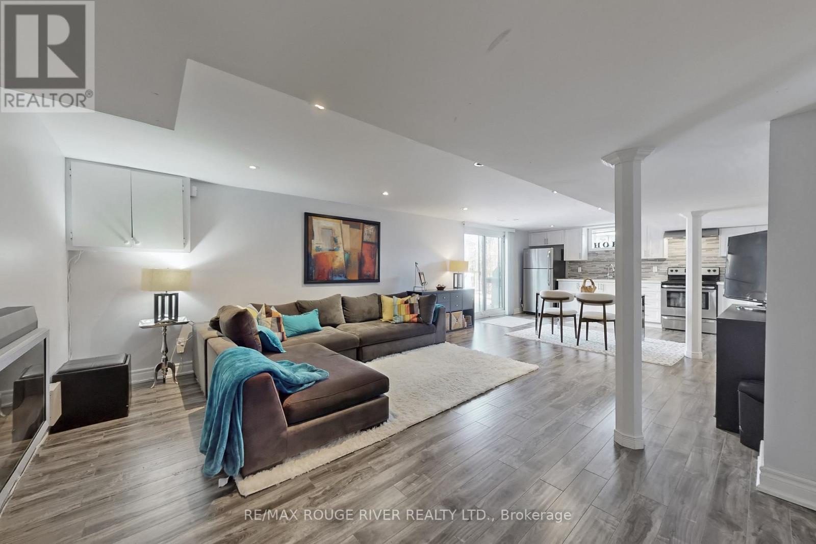 132 Beaverbrook Court, Toronto (rouge), Ontario