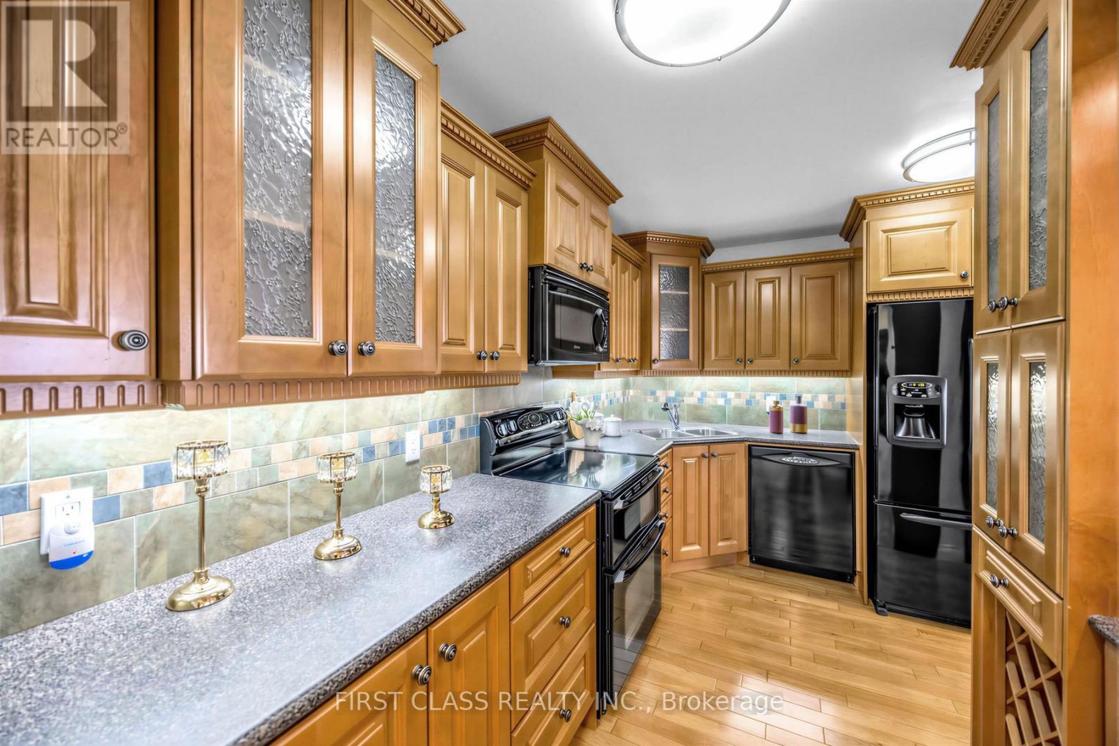 1007 - 362 The East Mall Road, Toronto (islington-city Centre West), Ontario