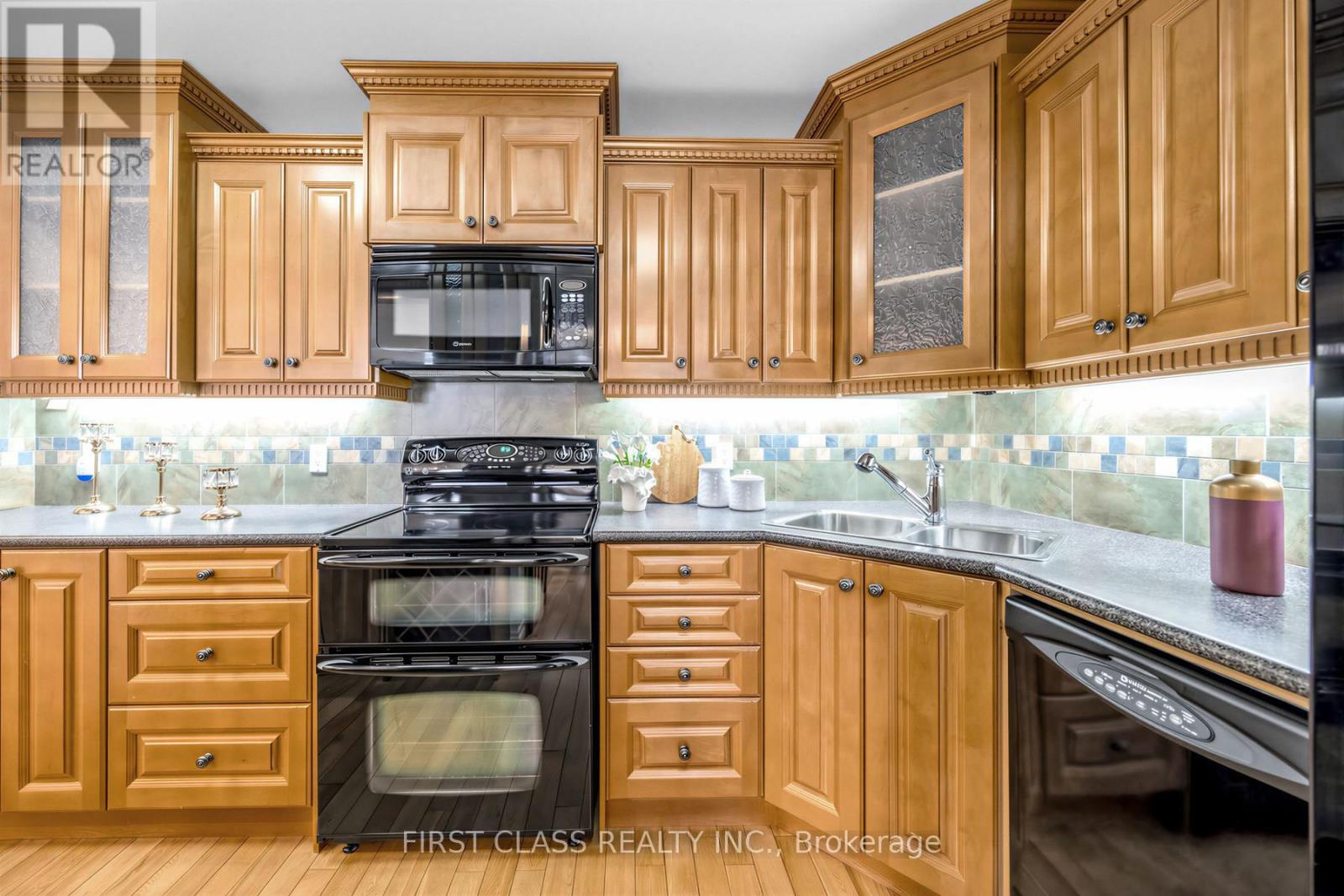 1007 - 362 The East Mall Road, Toronto (islington-city Centre West), Ontario