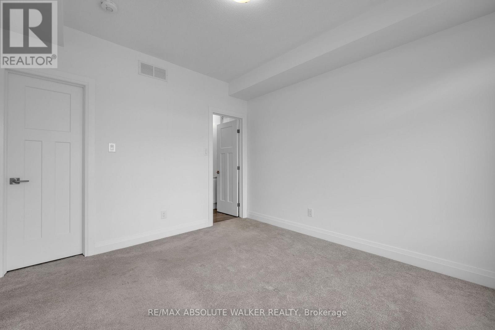 E - 10 Jaguar Private, Ottawa, Ontario