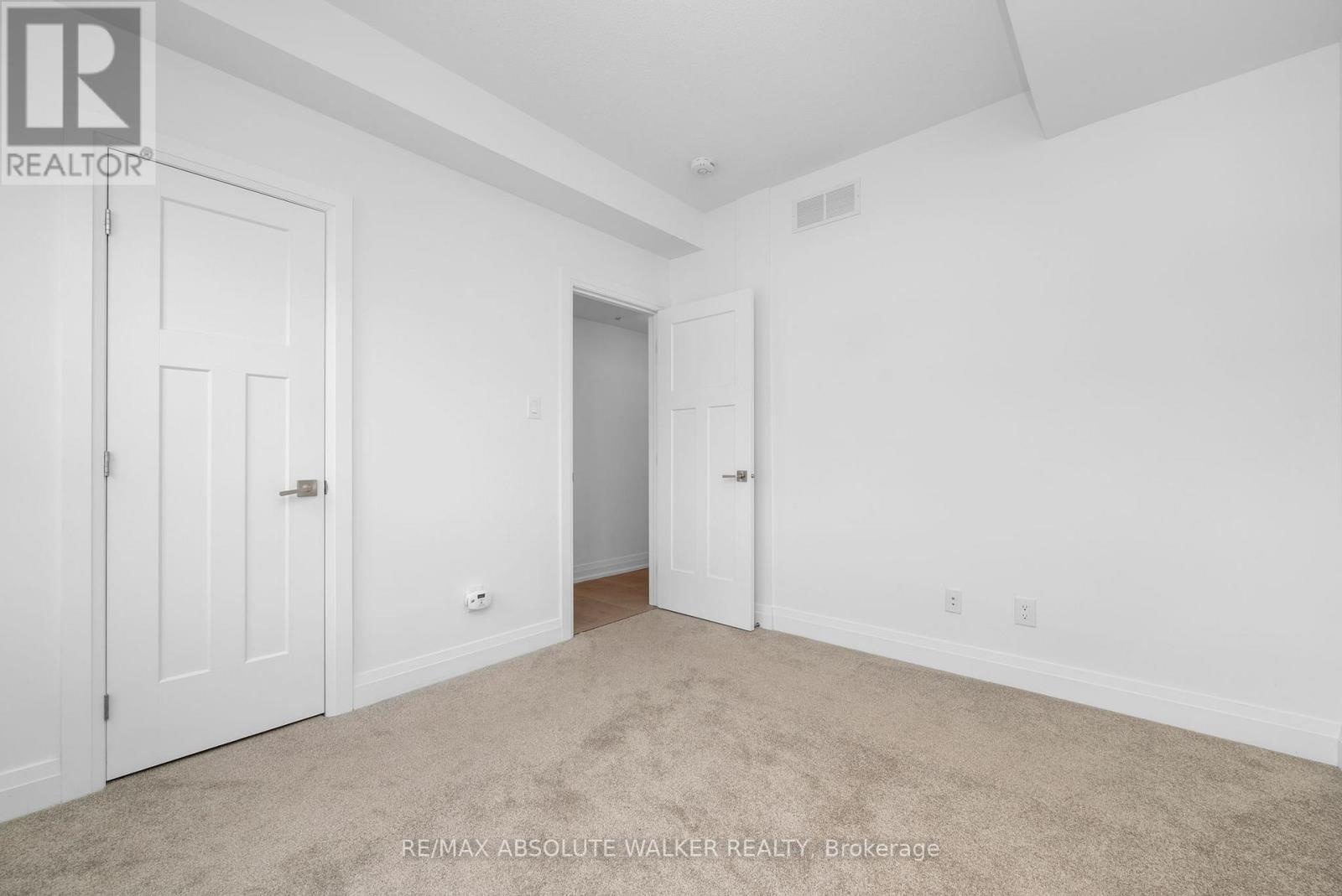 E - 10 Jaguar Private, Ottawa, Ontario