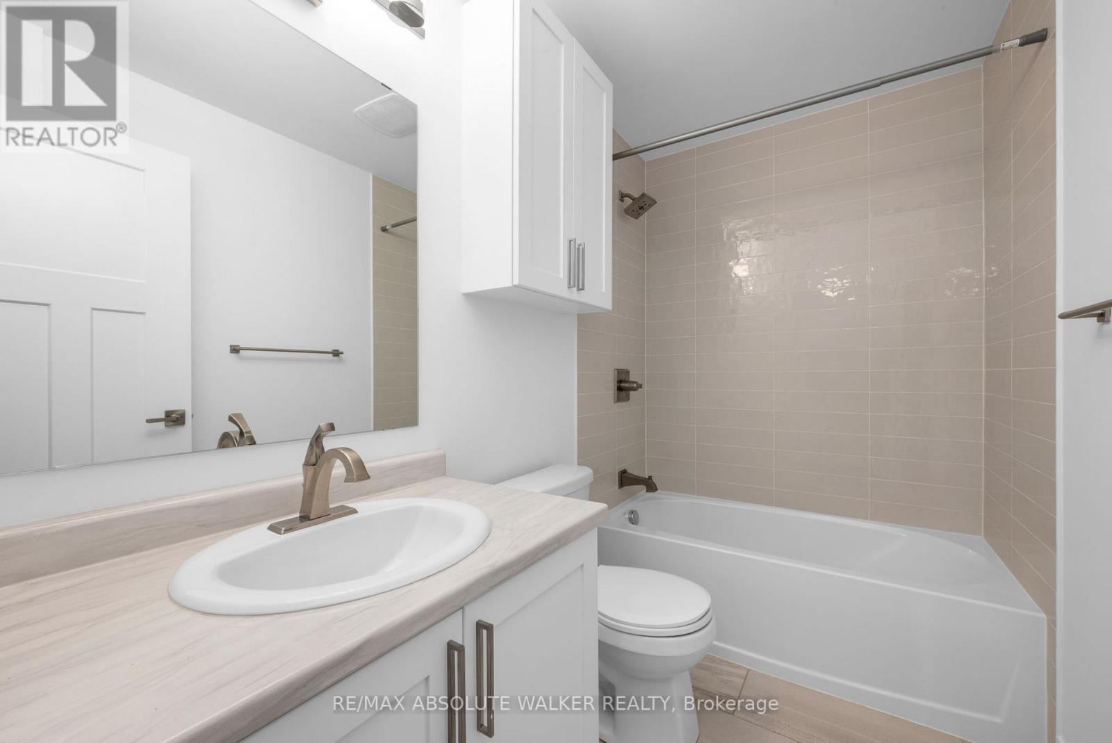 E - 10 Jaguar Private, Ottawa, Ontario