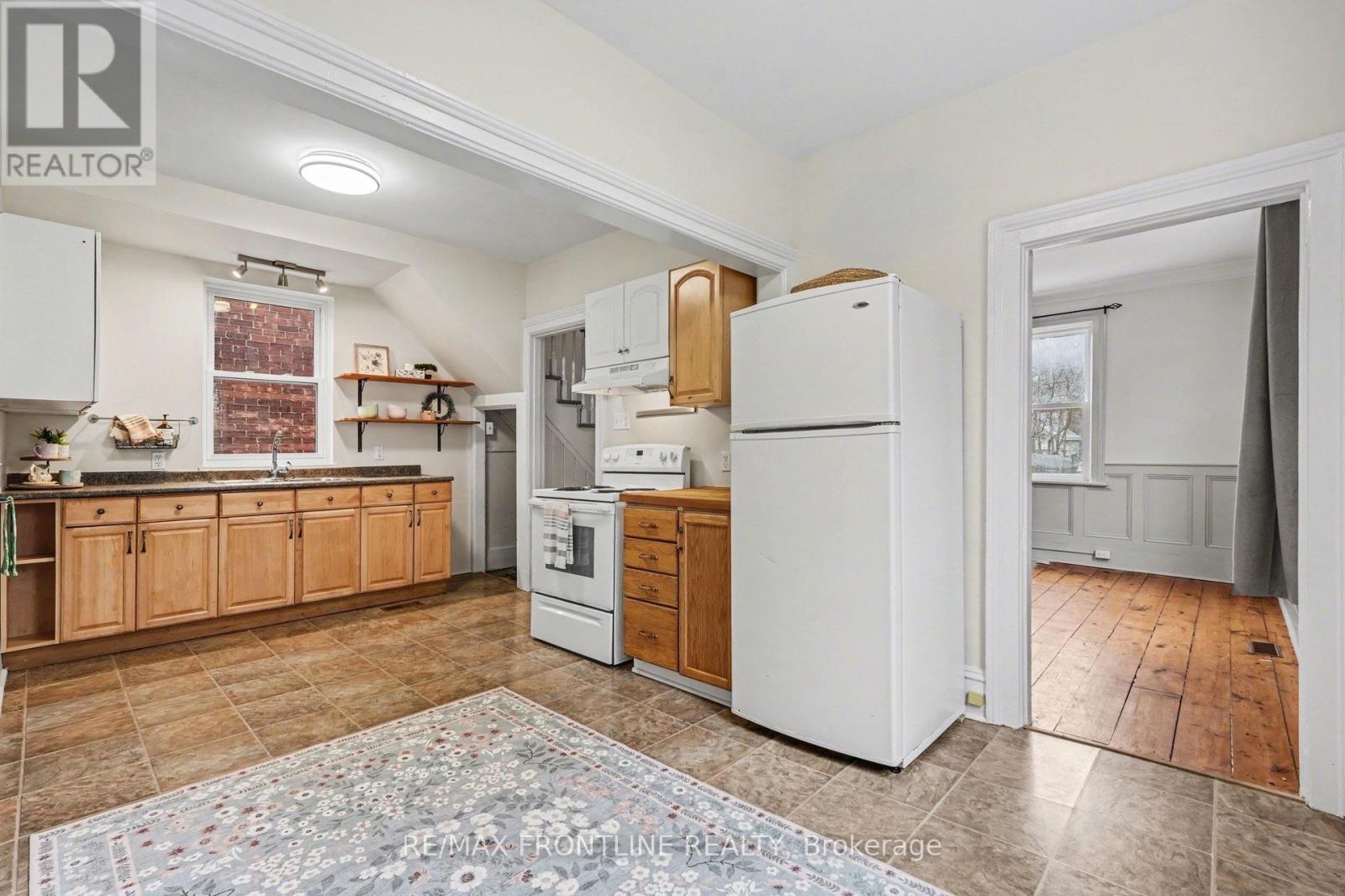 101 Peter Street, Perth, Ontario