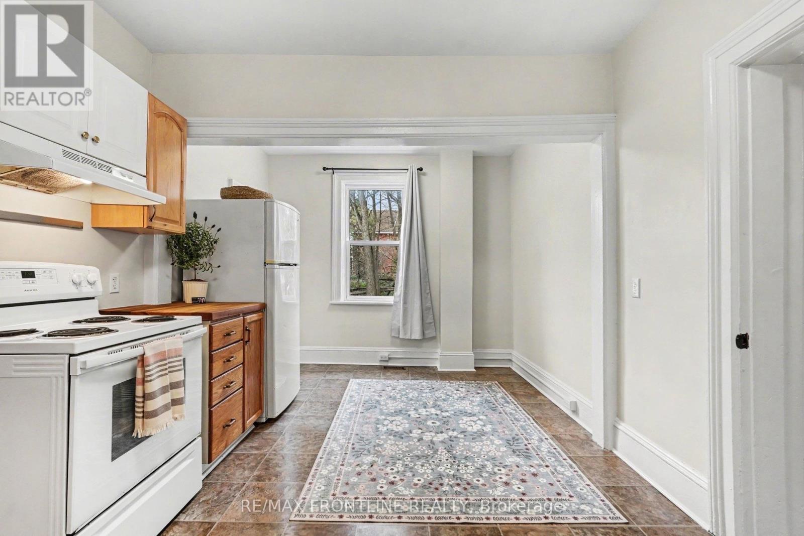 101 Peter Street, Perth, Ontario