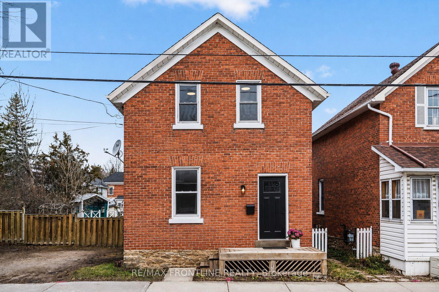 101 Peter Street, Perth, Ontario