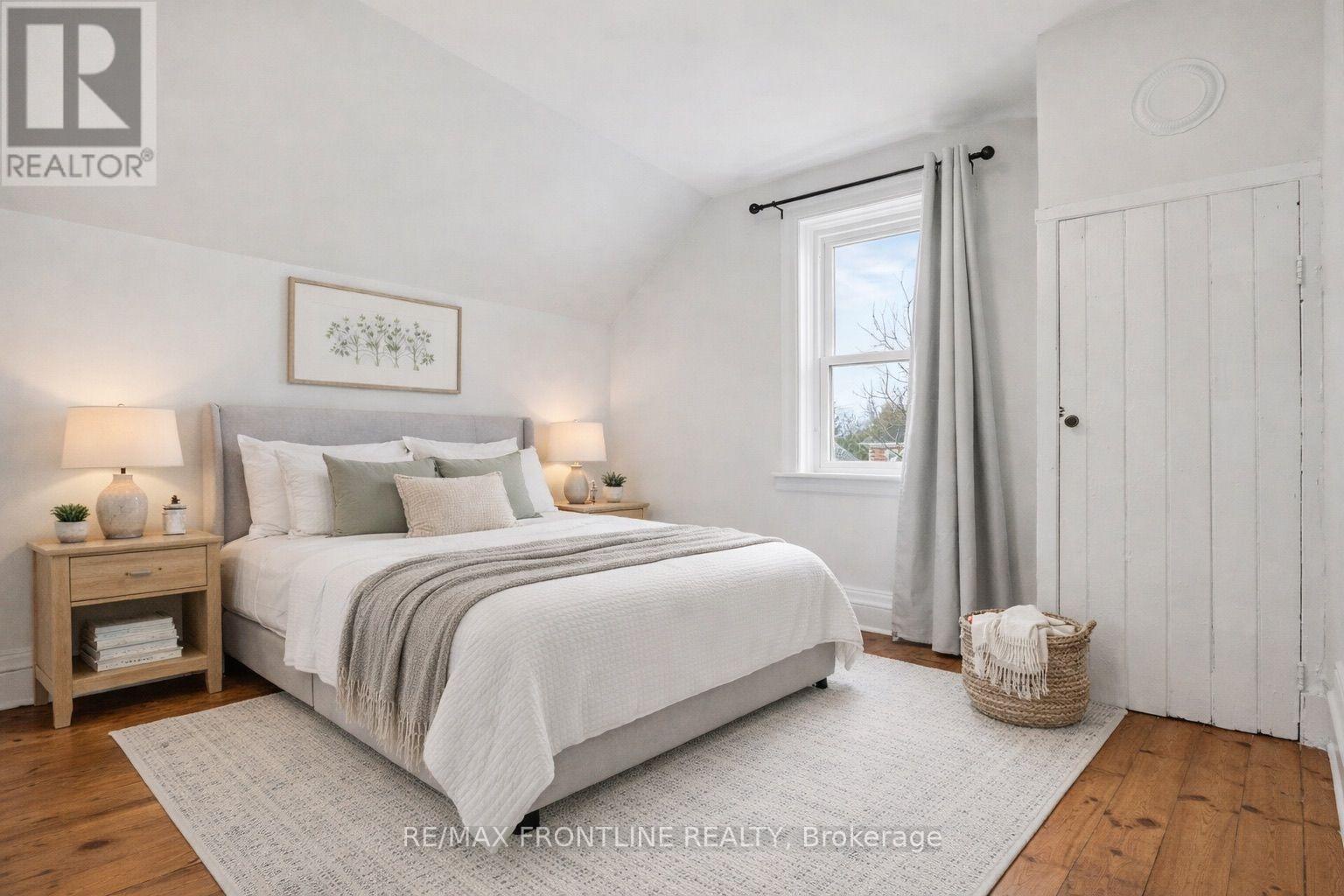 101 Peter Street, Perth, Ontario