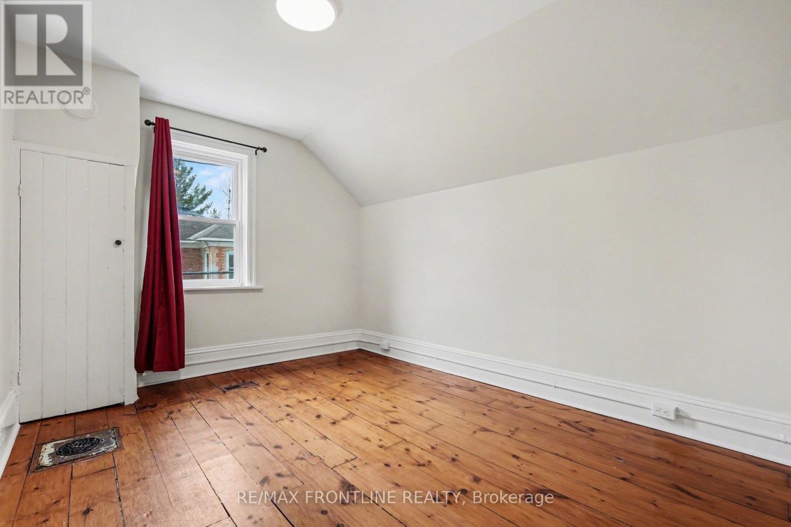 101 Peter Street, Perth, Ontario