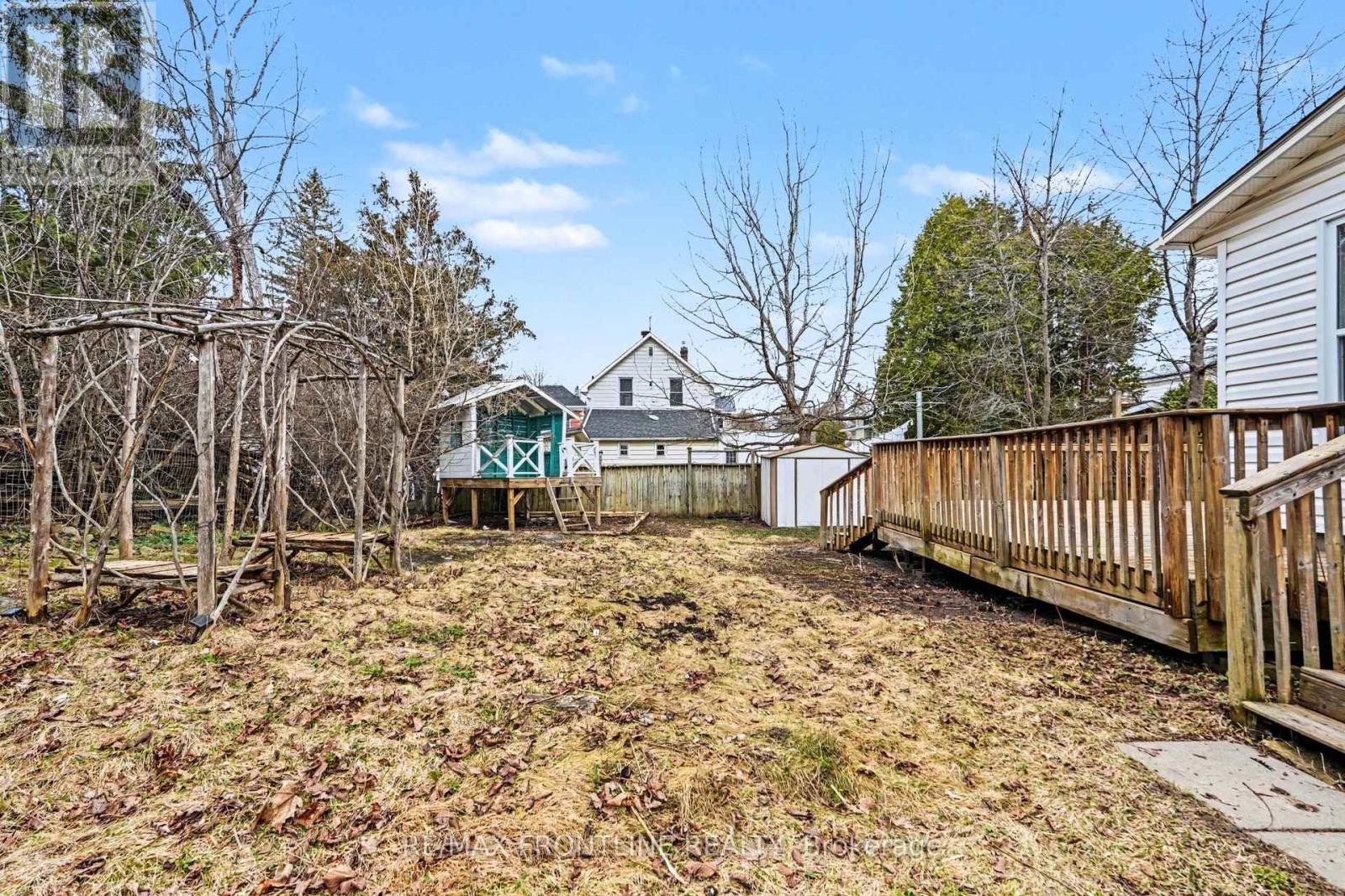 101 Peter Street, Perth, Ontario