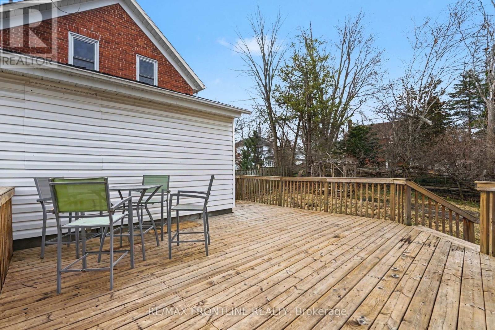 101 Peter Street, Perth, Ontario